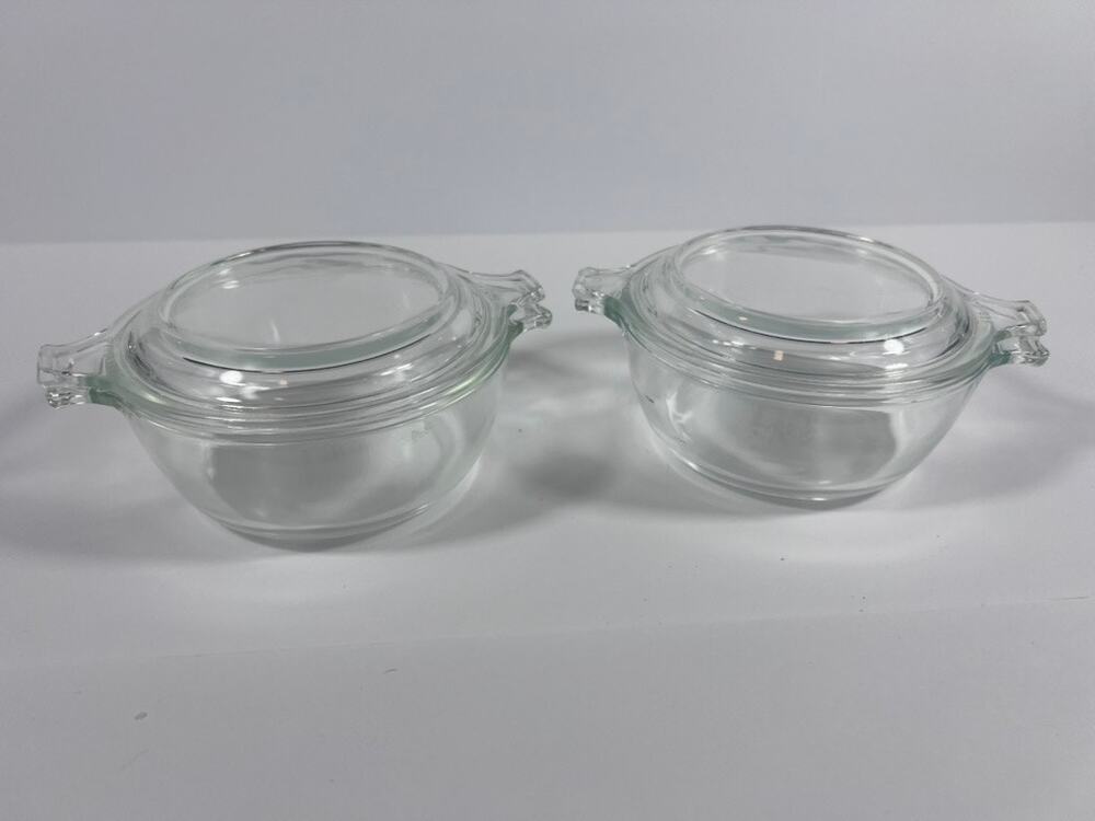 Set of 2 Vintage Pyrex 10 oz Custard Cups with Lids #680 Clear Glass Bowls
